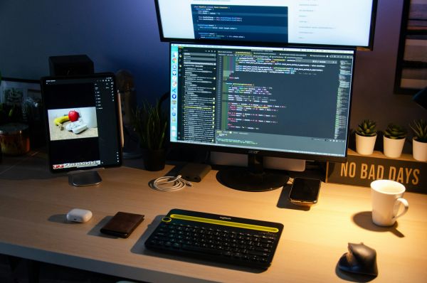 Comment mettre en place un environnement de test automatisé pour les applications Node.js?