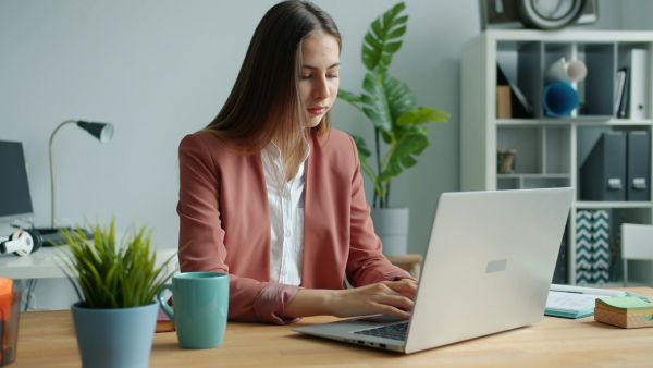 Comment optimiser les campagnes de marketing digital pour une entreprise de services de photographie de mariage?